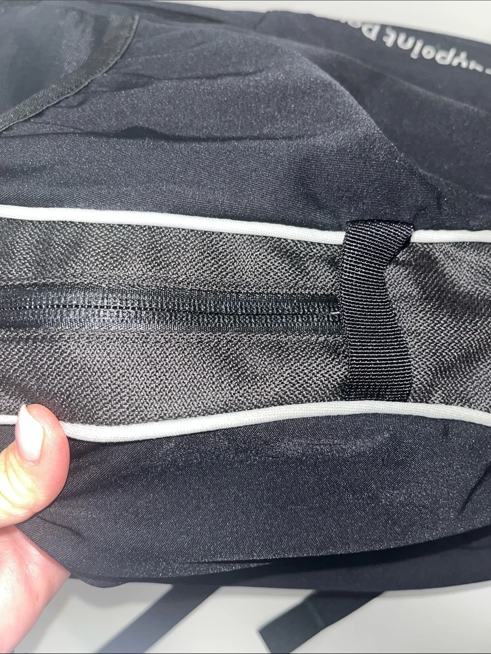OSPREY sleek black